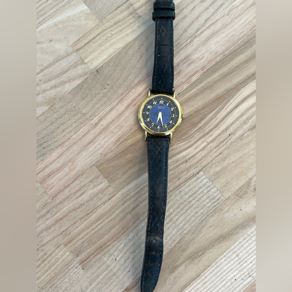 Seiko Ladies Watch Vintage Rare Black Calfskin Strap Gold Tone and Blue Dial - Picture 7 of 14